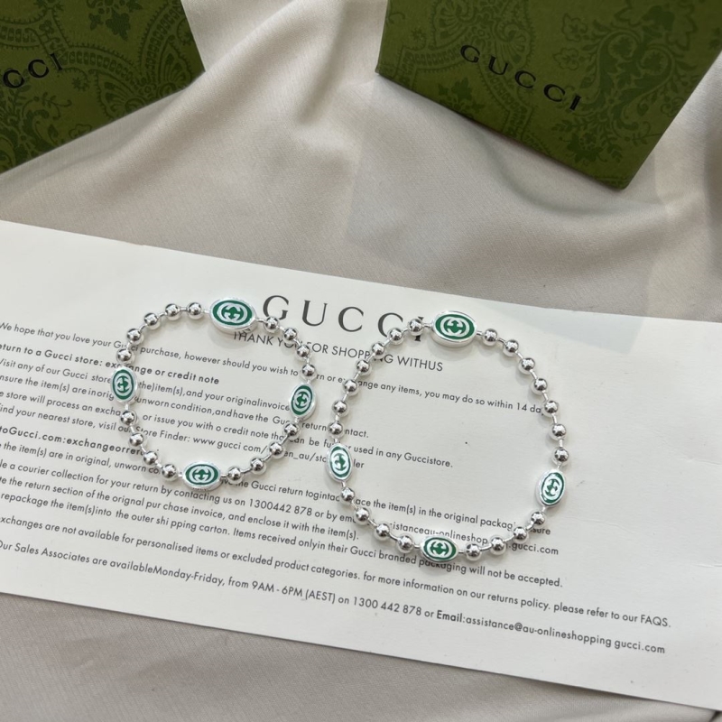 G*u*i bracelets